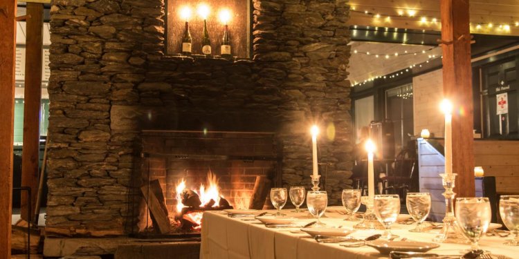 Allyn s Lodge Fireside Dining